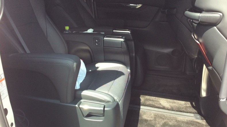 内装後方シート