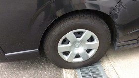 タイヤホイール前