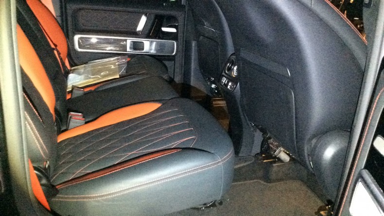 内装後方シート