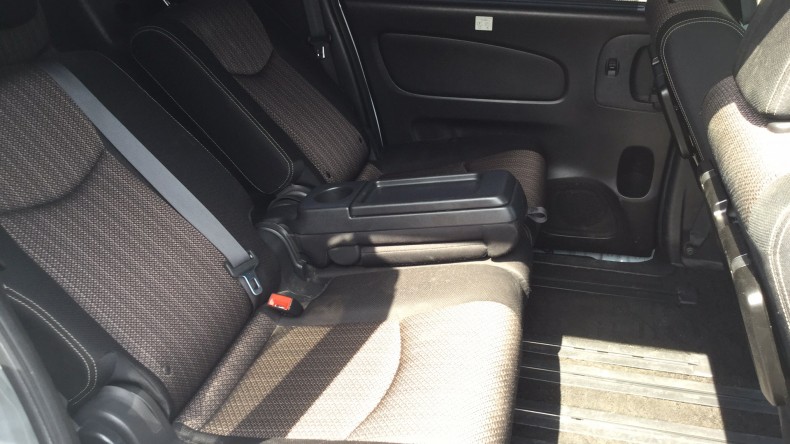 内装後方シート