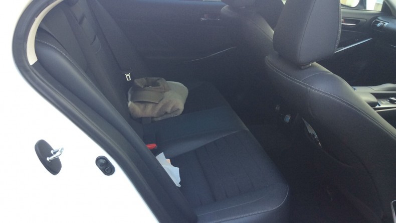 内装後方シート