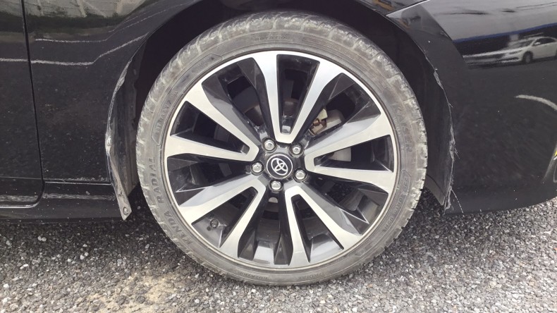 タイヤホイール前