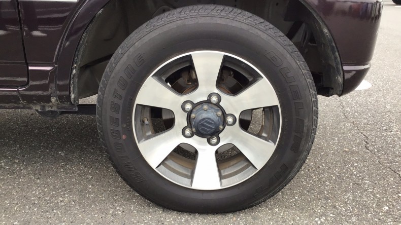 タイヤホイール前