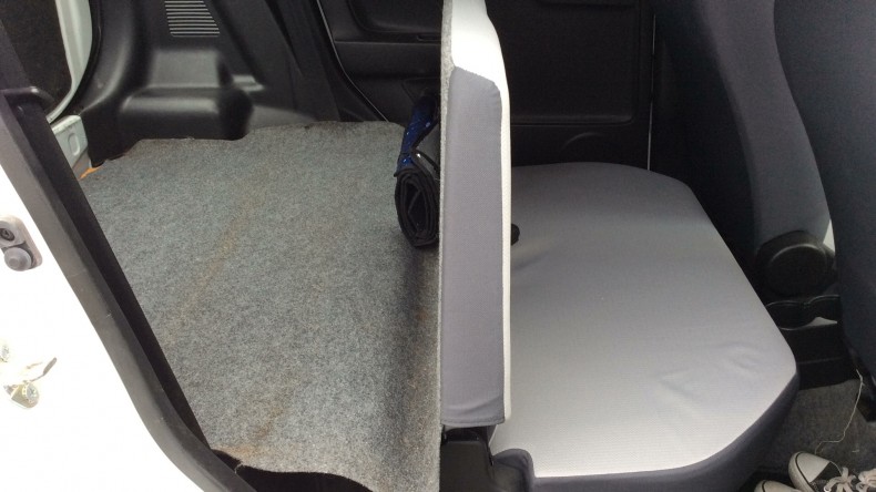 内装後方シート