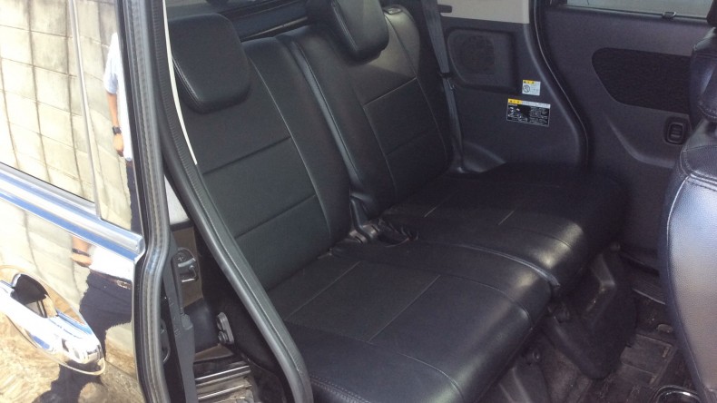 内装後方シート