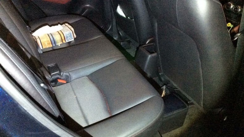 内装後方シート