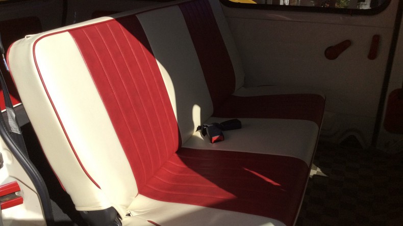 内装後方シート
