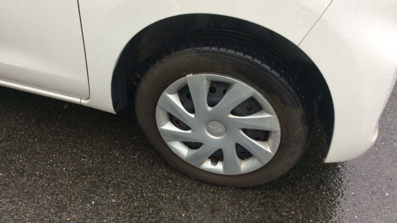 タイヤホイール前