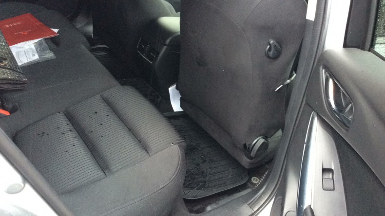 内装後方シート