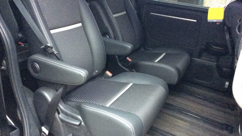 内装後方シート