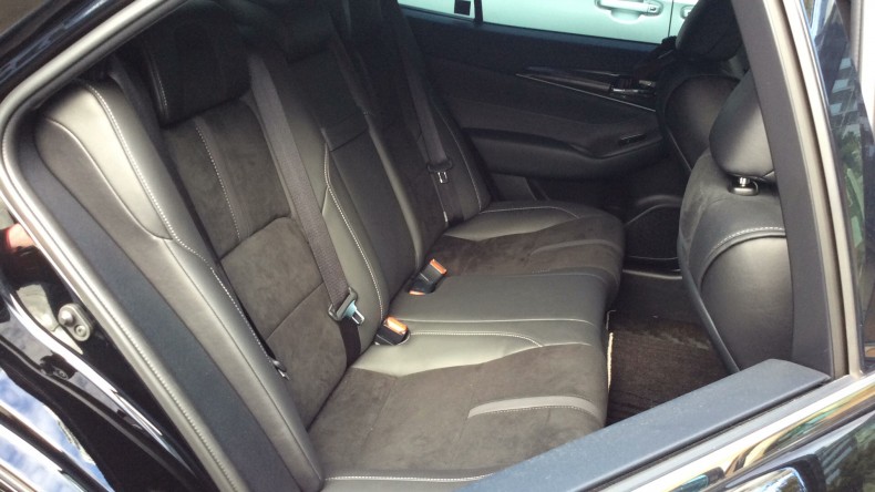 内装後方シート