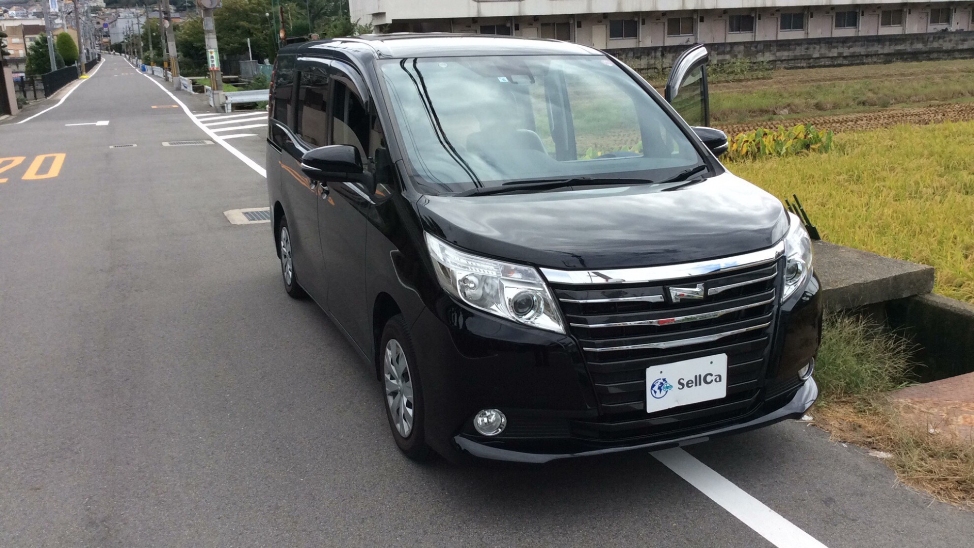 外装右前