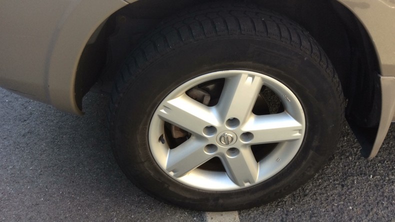 タイヤホイール前