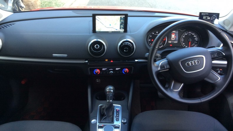 内装インパネ全体