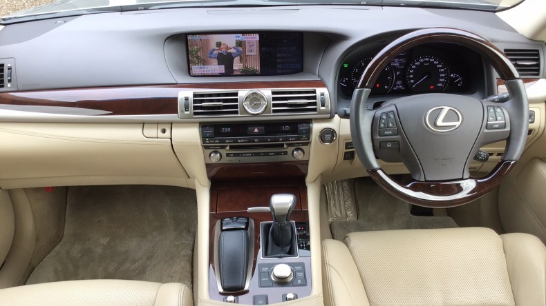 内装インパネ全体