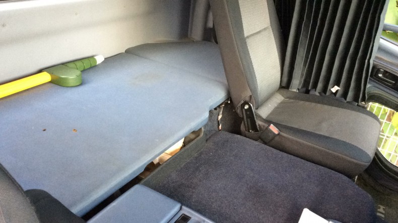 内装後方シート