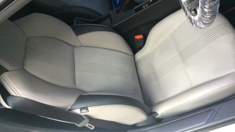 内装後方シート