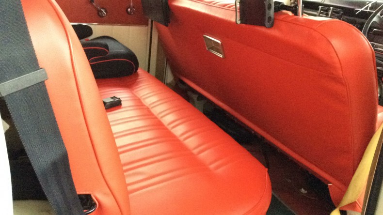 内装後方シート