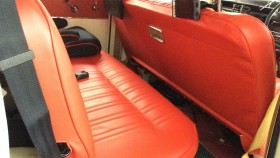 内装後方シート