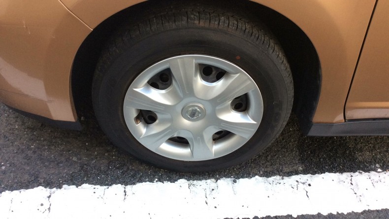 タイヤホイール前