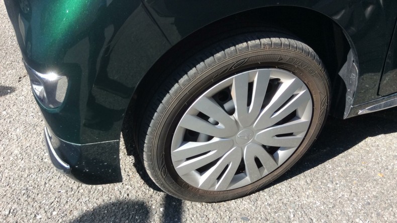 タイヤホイール前