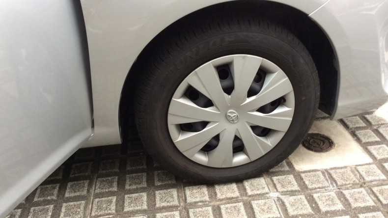 タイヤホイール前