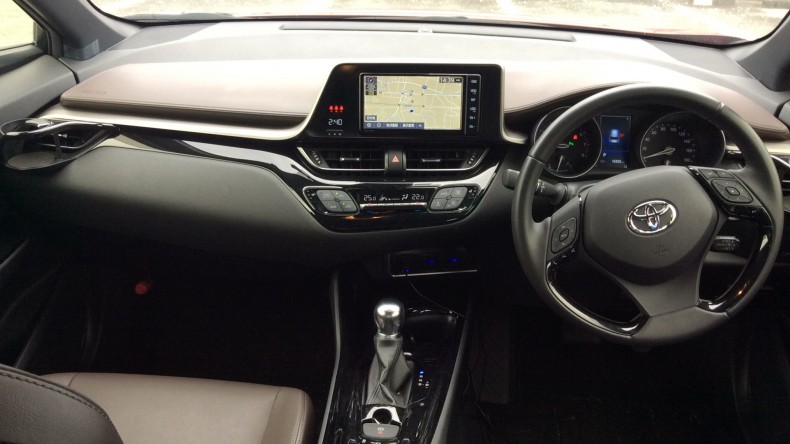 内装インパネ全体