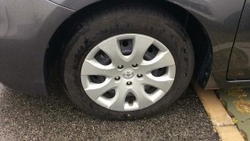 タイヤホイール前