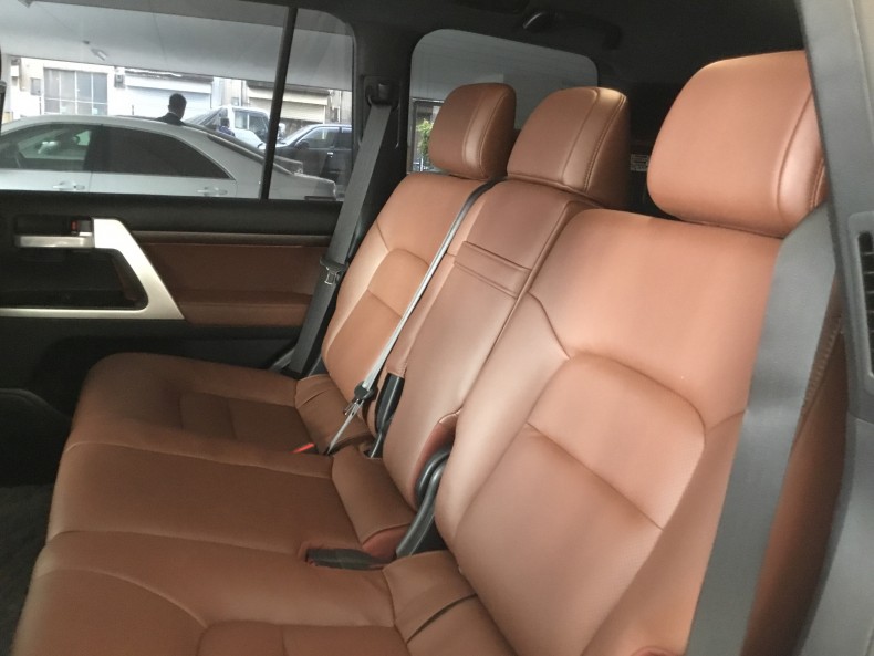 内装後方シート