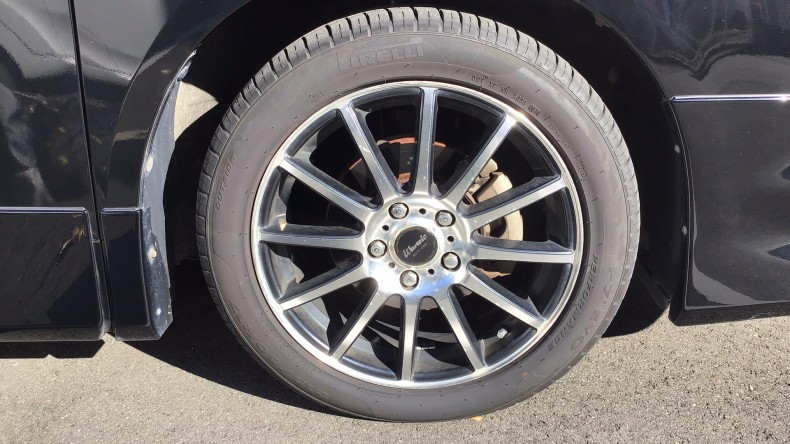 タイヤホイール前