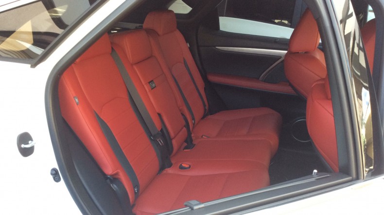 内装後方シート