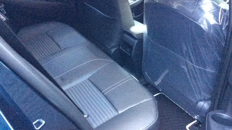 内装後方シート