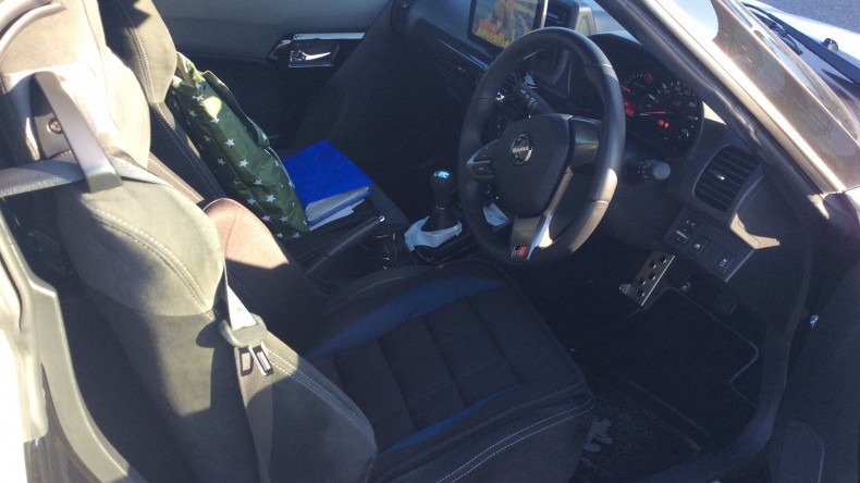 内装後方シート