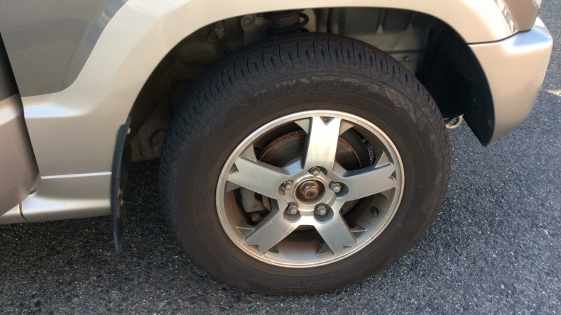 タイヤホイール前