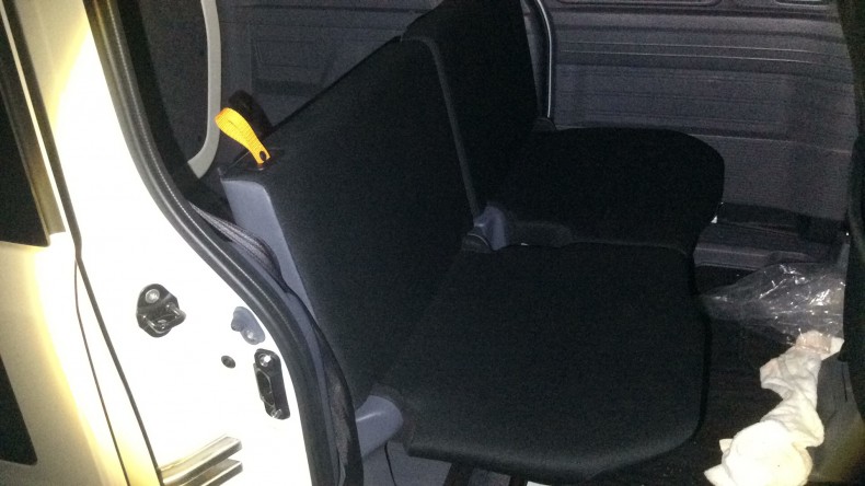 内装後方シート