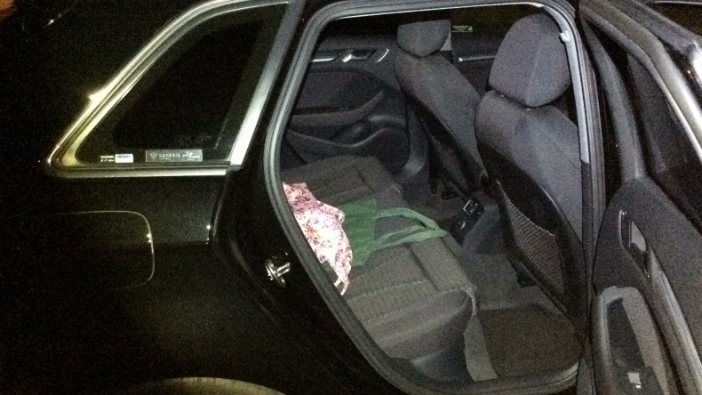 内装後方シート