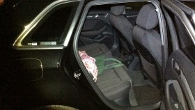 内装後方シート