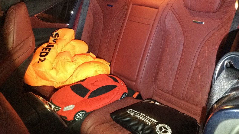 内装後方シート