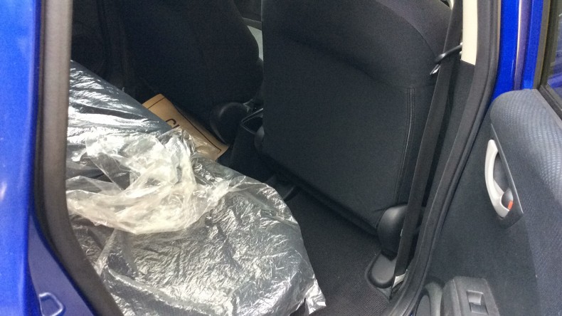 内装後方シート