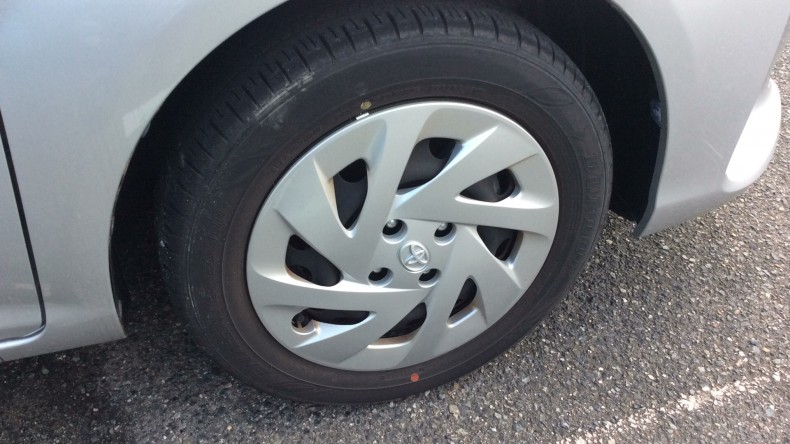 タイヤホイール前