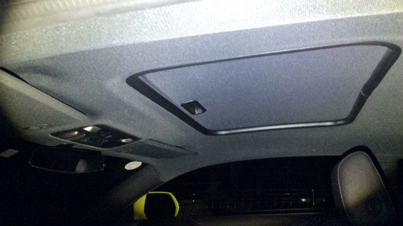 内装後方シート