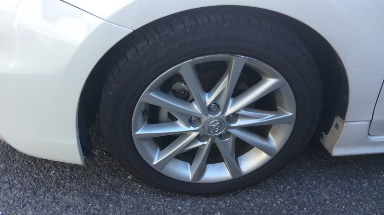 タイヤホイール前