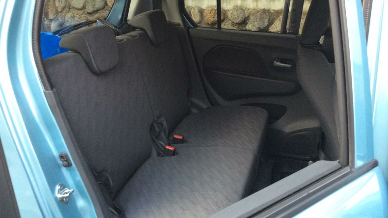 内装後方シート