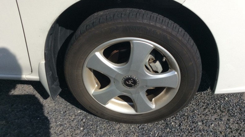 タイヤホイール前