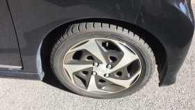 タイヤホイール前