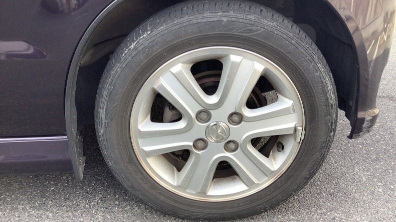 タイヤホイール前