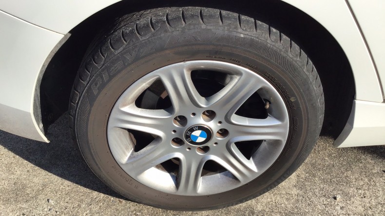 タイヤホイール前