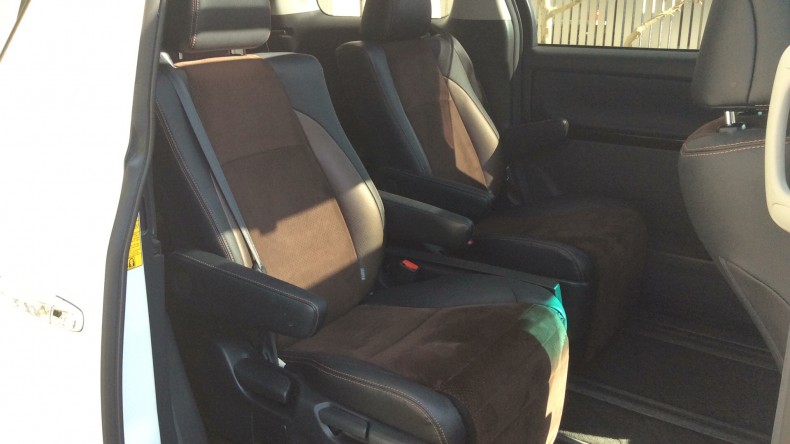 内装後方シート