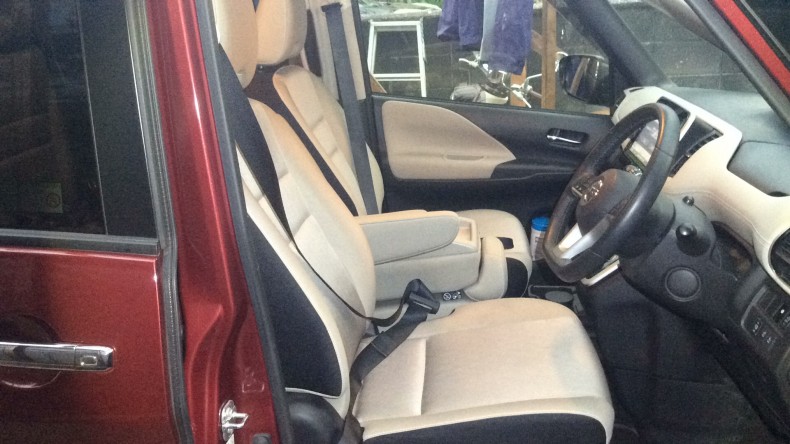 内装前方シート