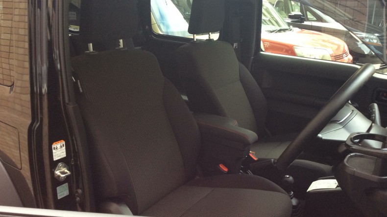 内装前方シート